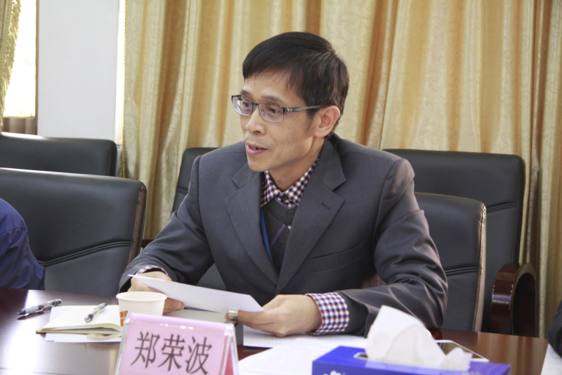 之后,在陈伟平书记的带动下,党委副书记米琪,纪委书记禤洪,人事中心总