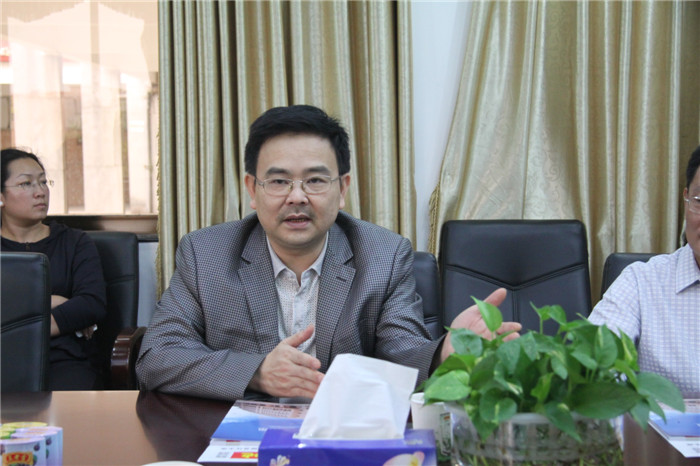 白云区代区长苏小澎到王老吉药业调研